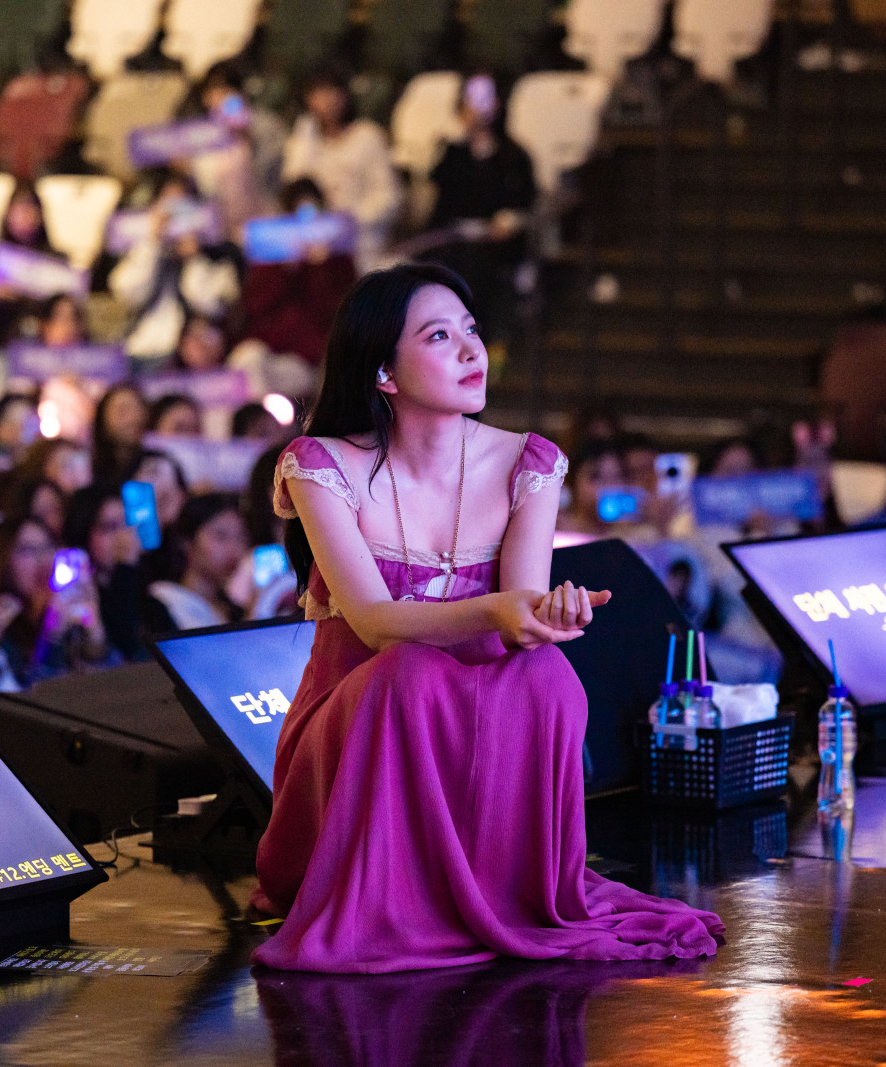 Behind-the-scenes cut of Yeri (Red Velvet)