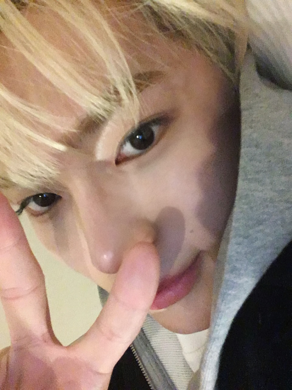 成韩彬 (ZEROBASEONE)粉丝拍下的瞬间