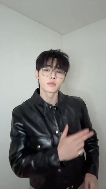 A moment captured by Sunghoon (ENHYPEN)'s fan