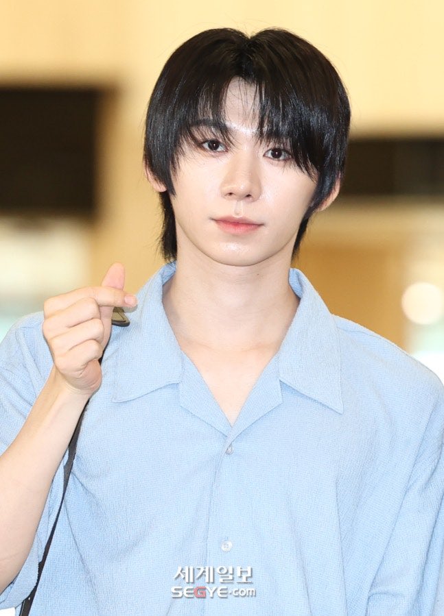 Behind-the-scenes cut of Park Han (AHOF)