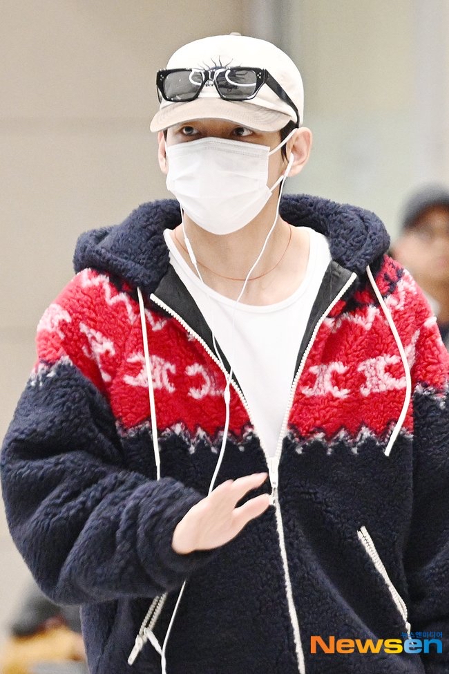 V (防彈少年團)的最新照片