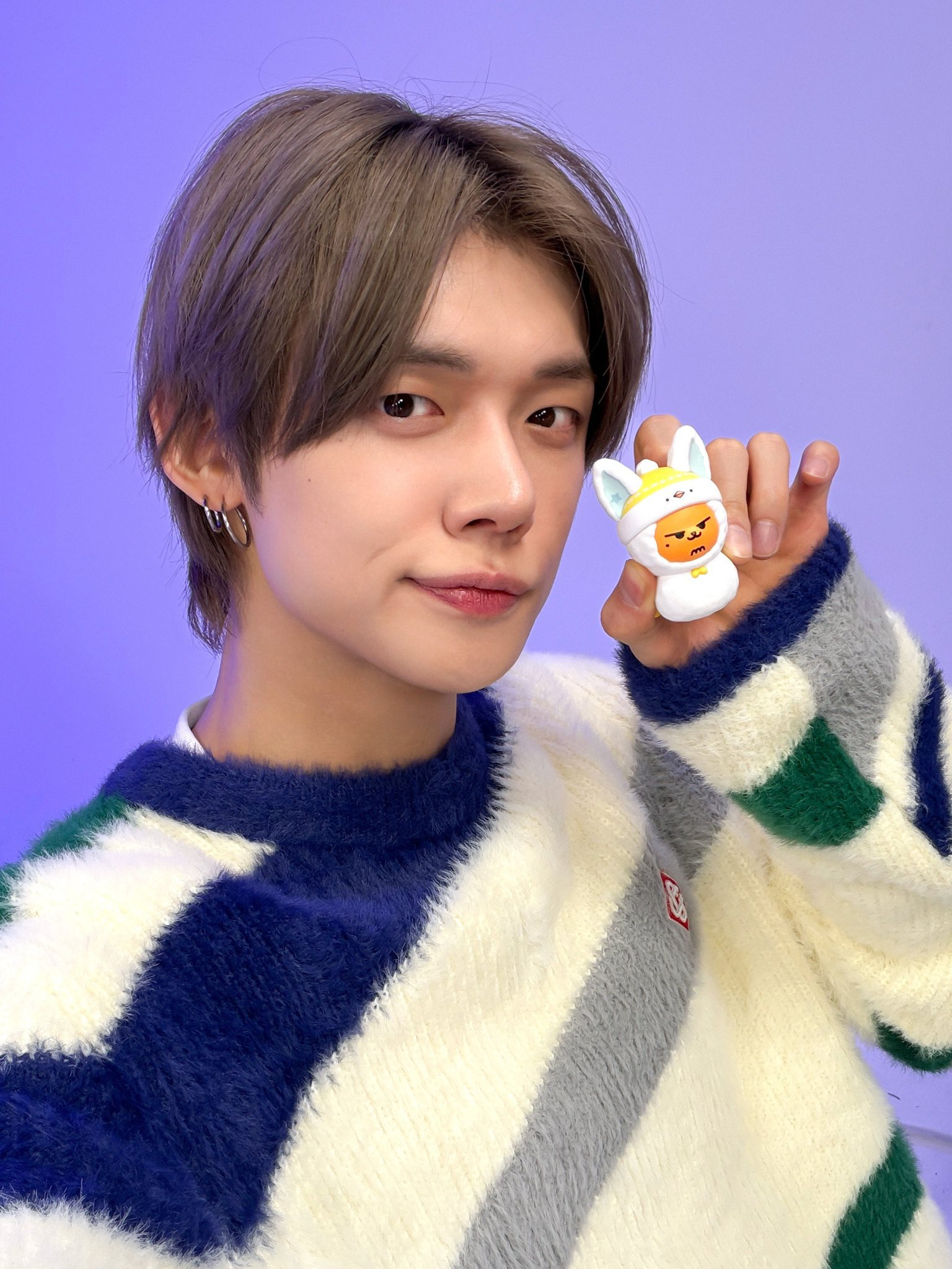 Trending idol content in the community