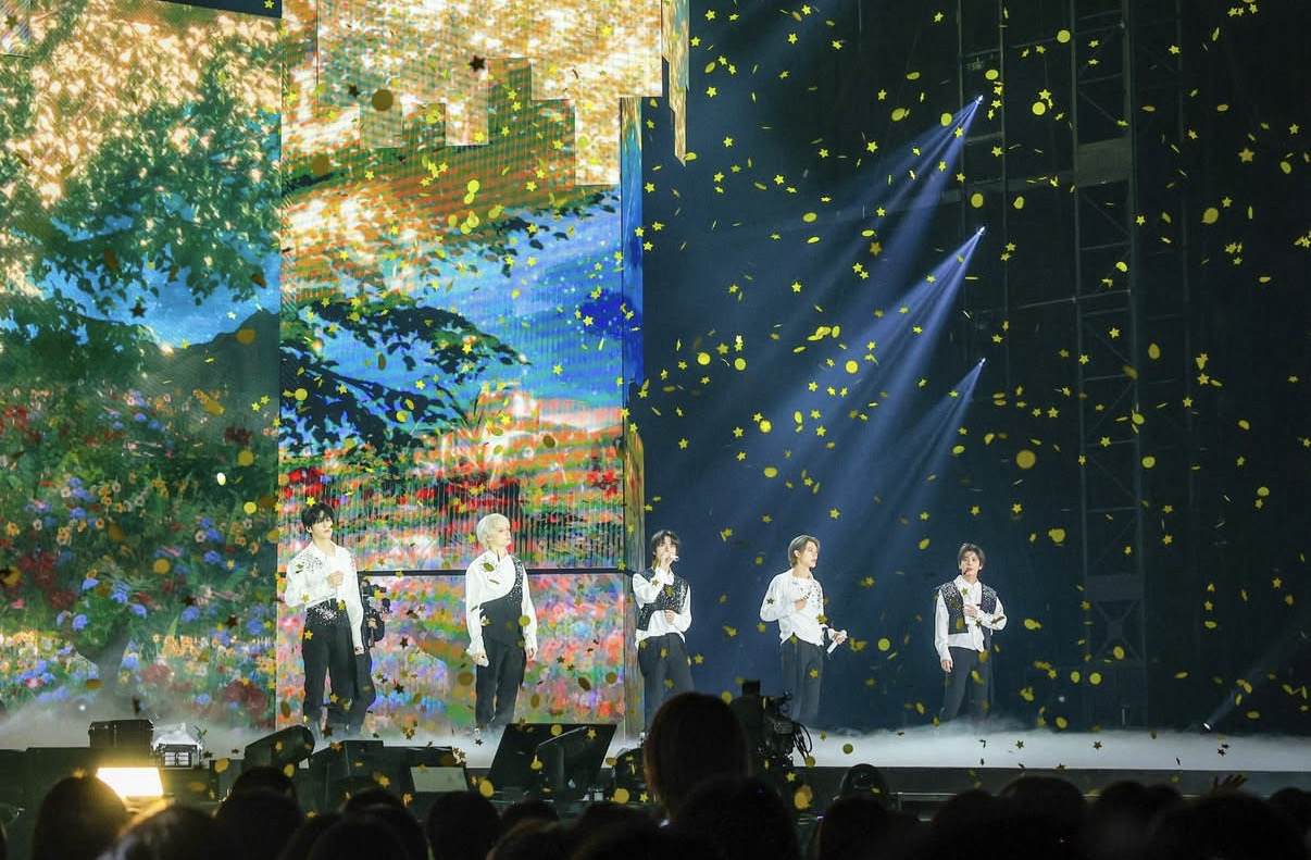 TOMORROW X TOGETHERの最新写真