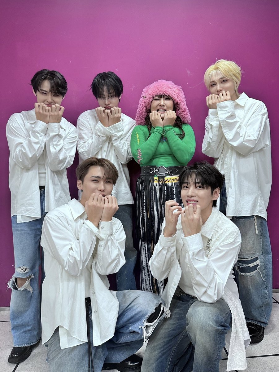 Behind-the-scenes cut of DKZ