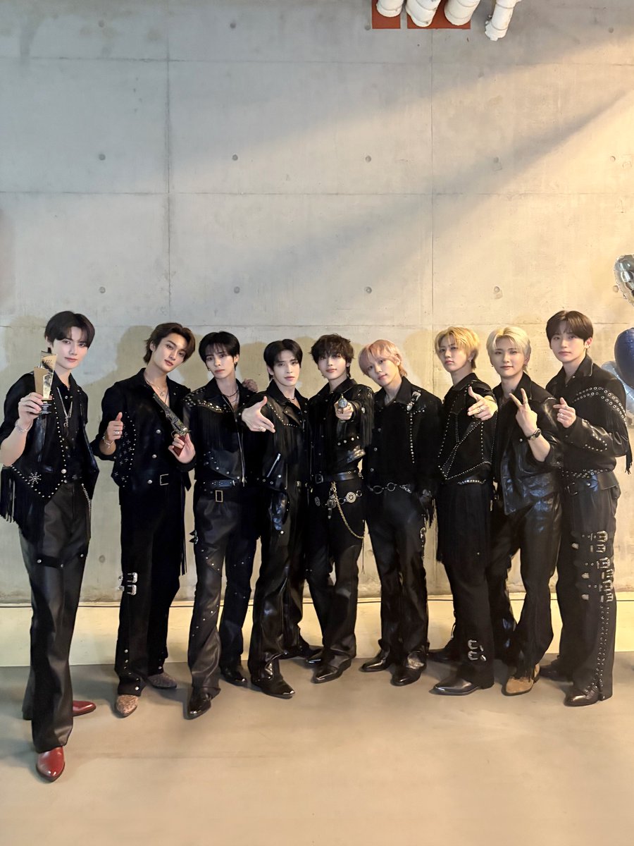 A moment captured by CRAVITY's fan