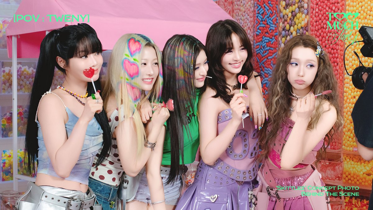 A moment captured by FIFTY FIFTY's fan