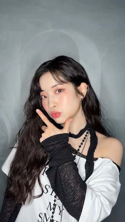 Recent activity shot of Dahyun (TWICE)