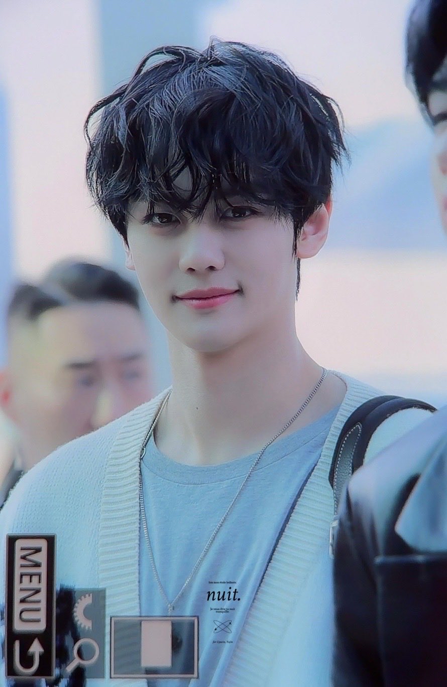 Latest photo of Kim Gyuvin (ZEROBASEONE)