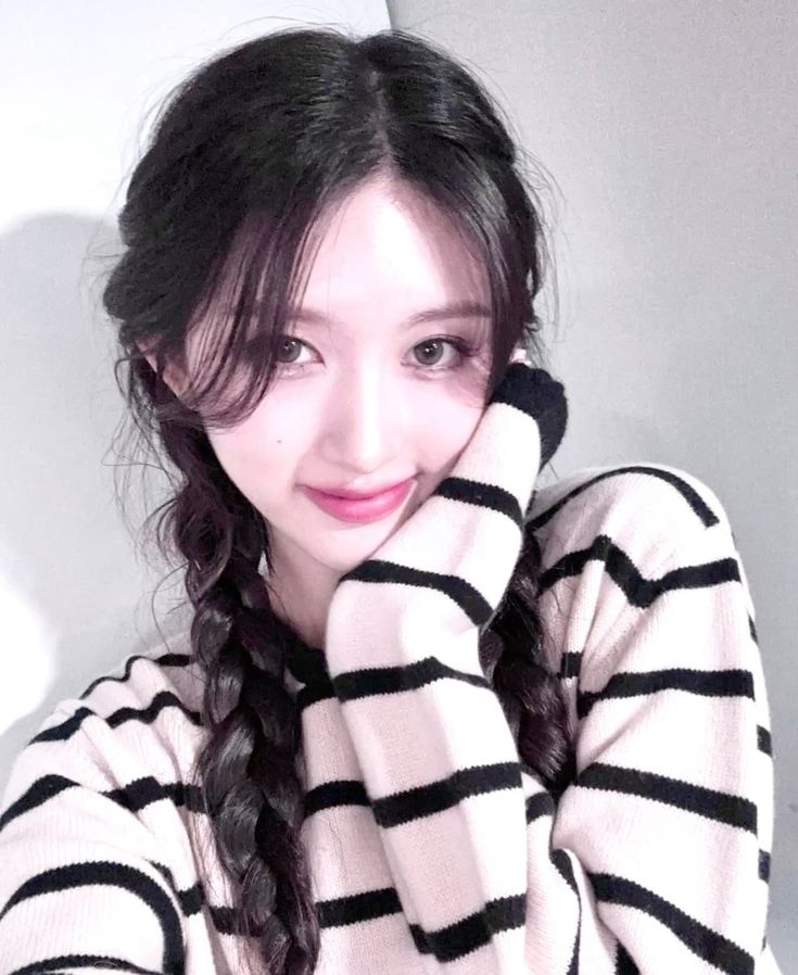 Behind-the-scenes cut of Gaeul (IVE)