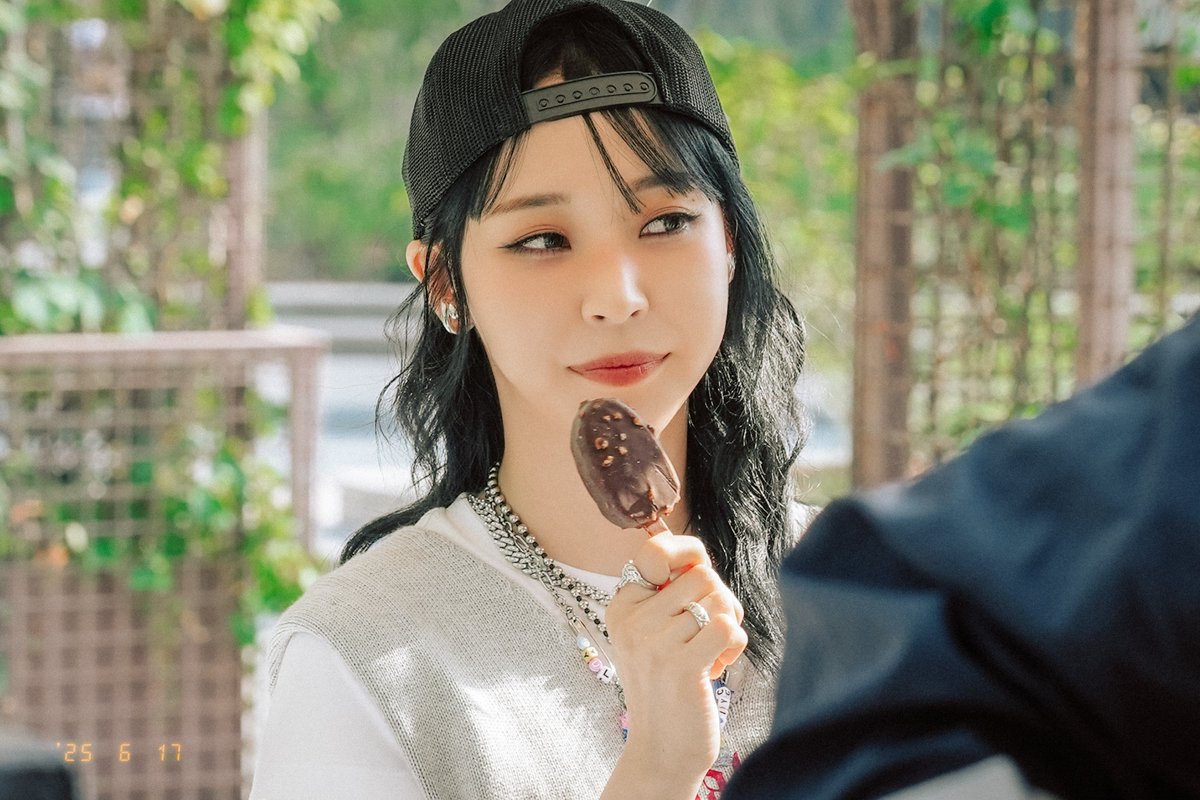 Behind-the-scenes cut of MAMAMOO