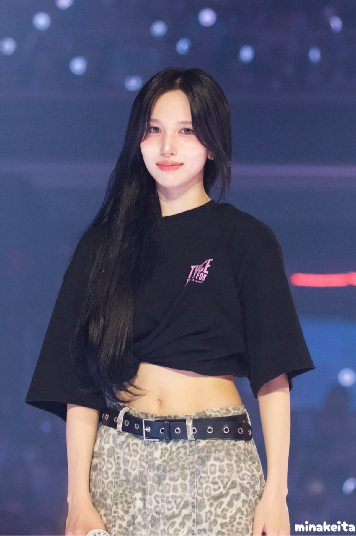 Behind-the-scenes cut of Mina (TWICE)