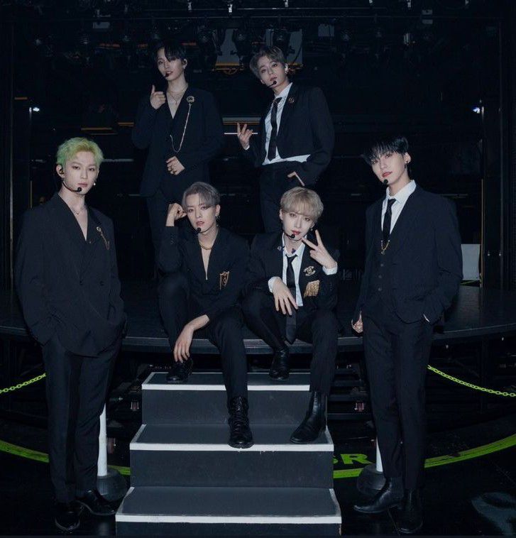 A moment captured by ONEUS's fan