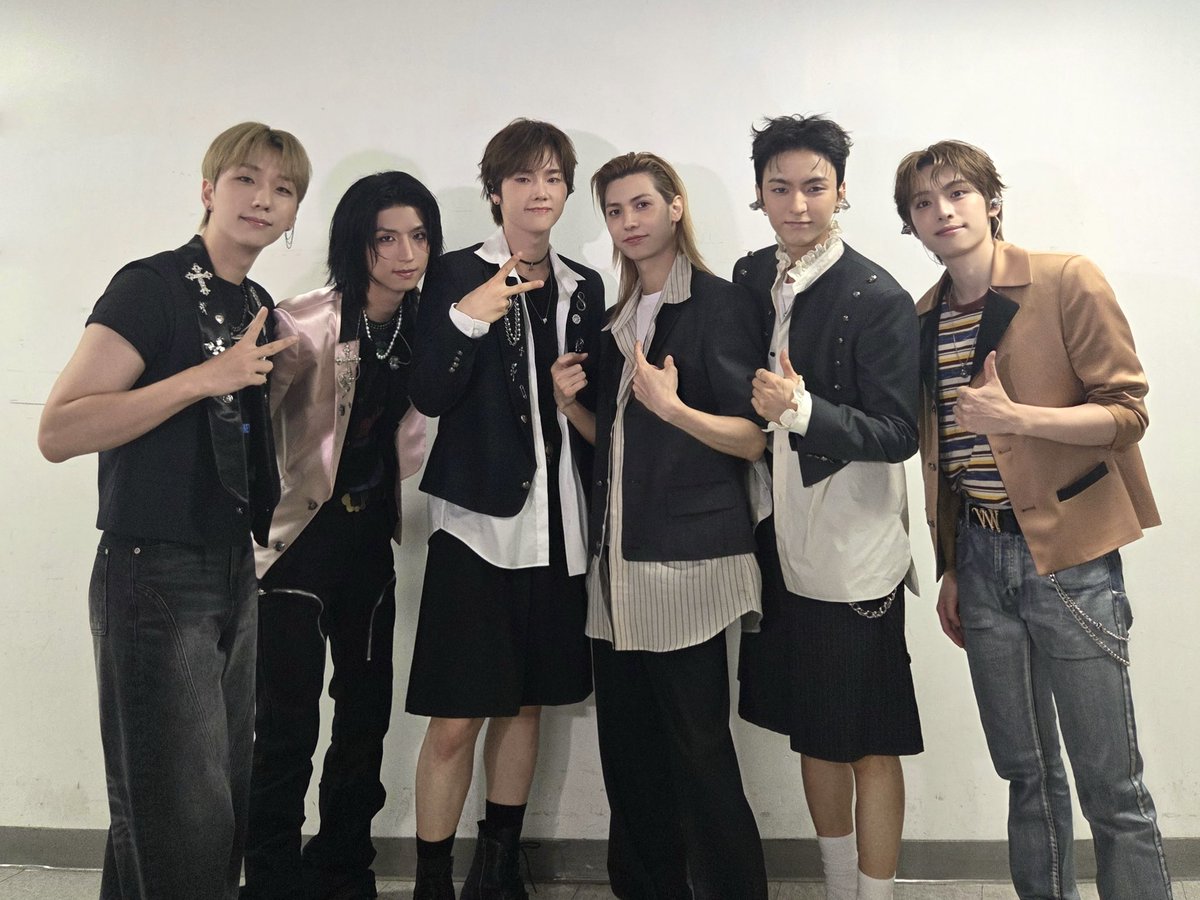 Behind-the-scenes cut of Xdinary Heroes