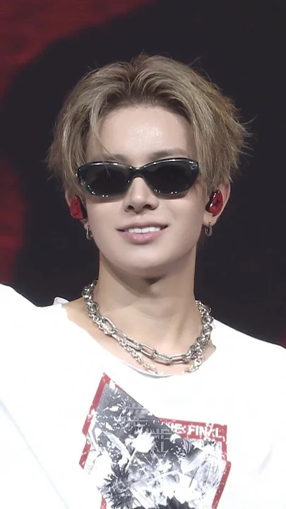 Foto terbaru Heeseung (ENHYPEN)