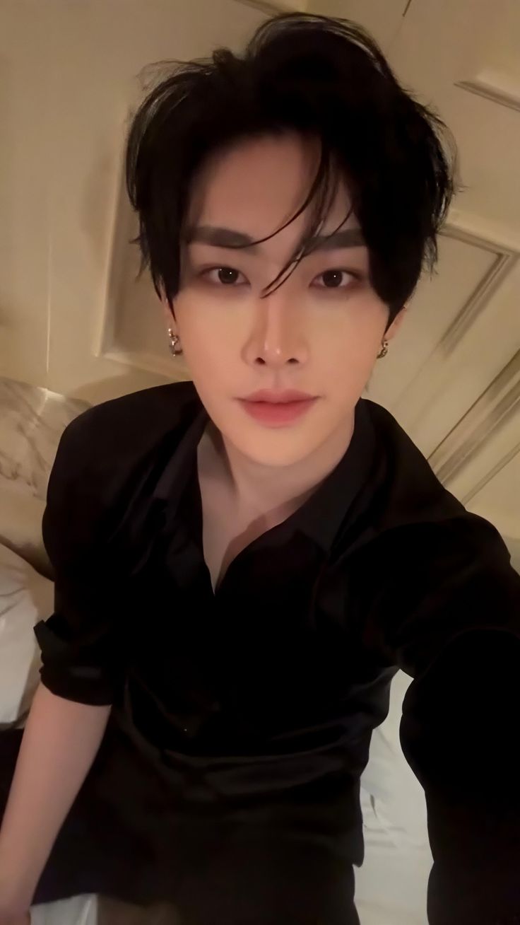 Recent activity shot of Ricky (ZEROBASEONE)