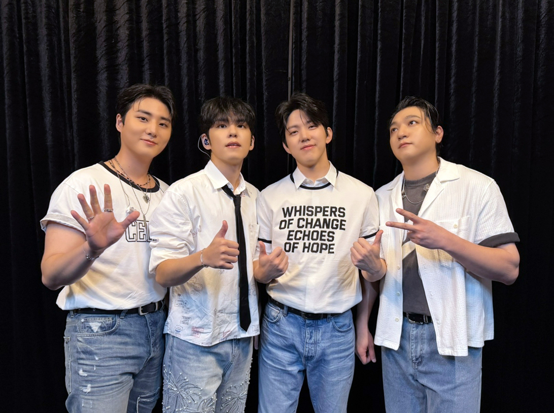 A moment captured by DAY6's fan