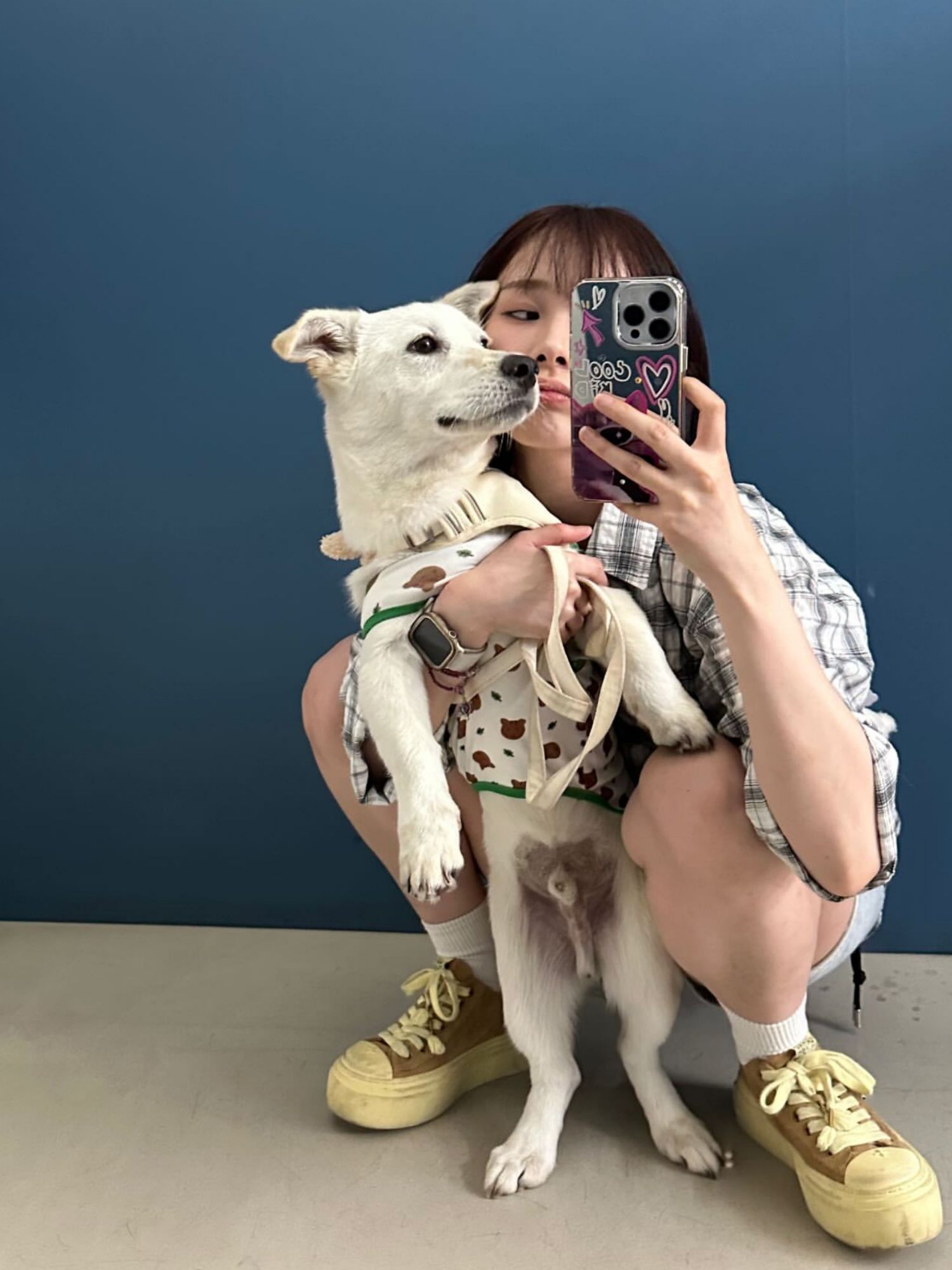 A moment captured by EVERGLOW's fan