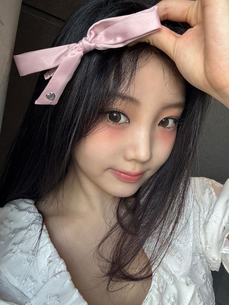 Behind-the-scenes cut of Wonhee (ILLIT)