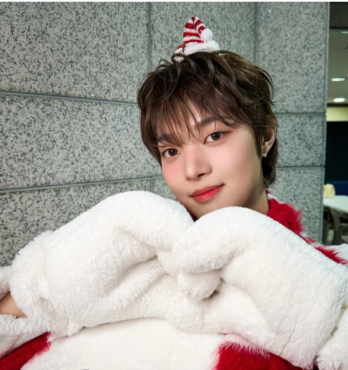 Latest photo of EJ (&TEAM)