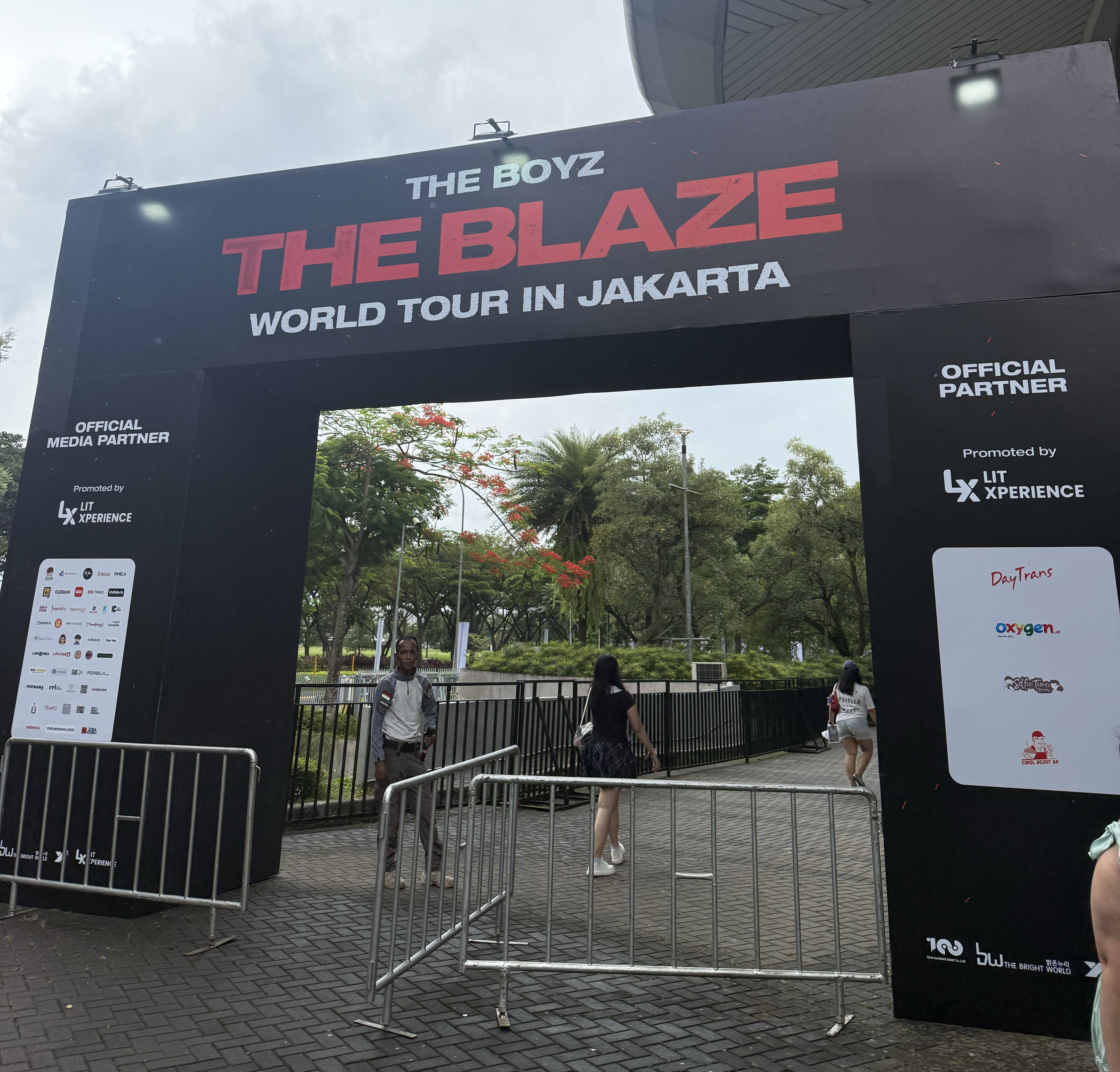 더보이즈의 비하인드 컷