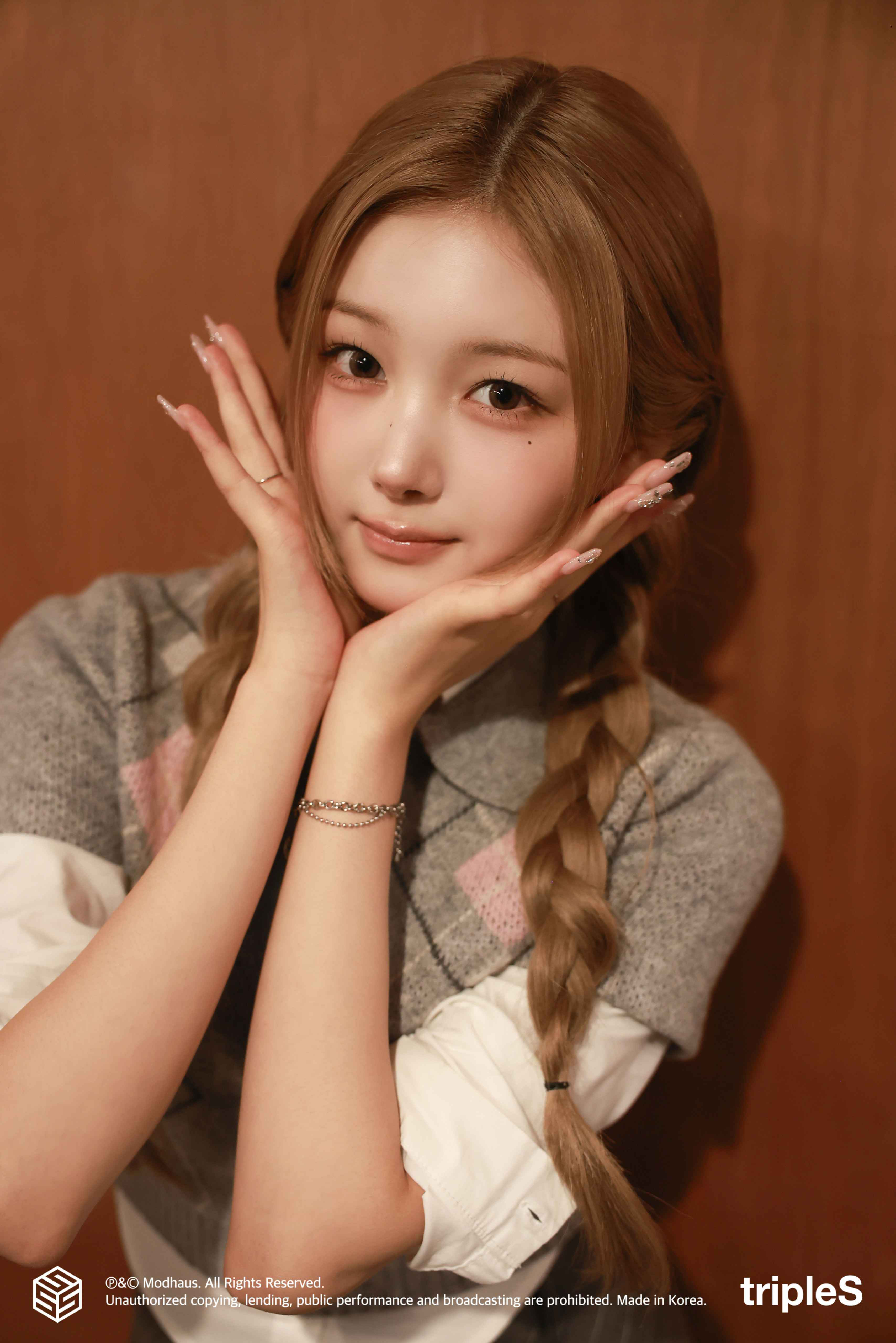 A moment captured by Joobin (tripleS)'s fan