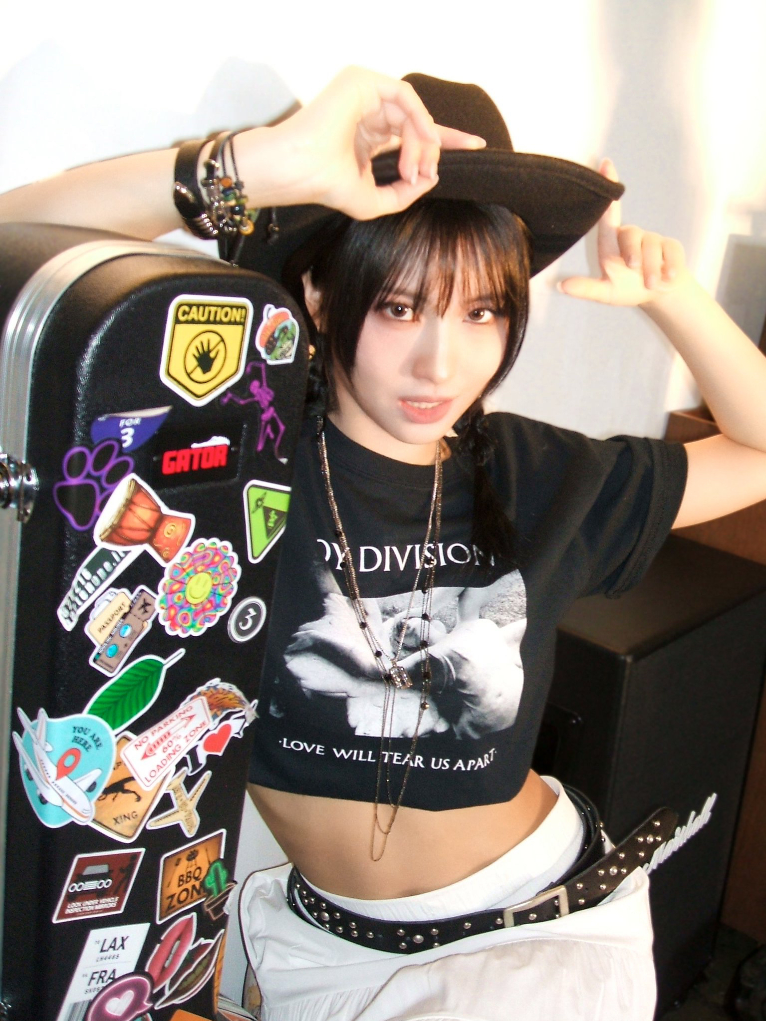 Foto aktivitas terbaru Momo (TWICE)