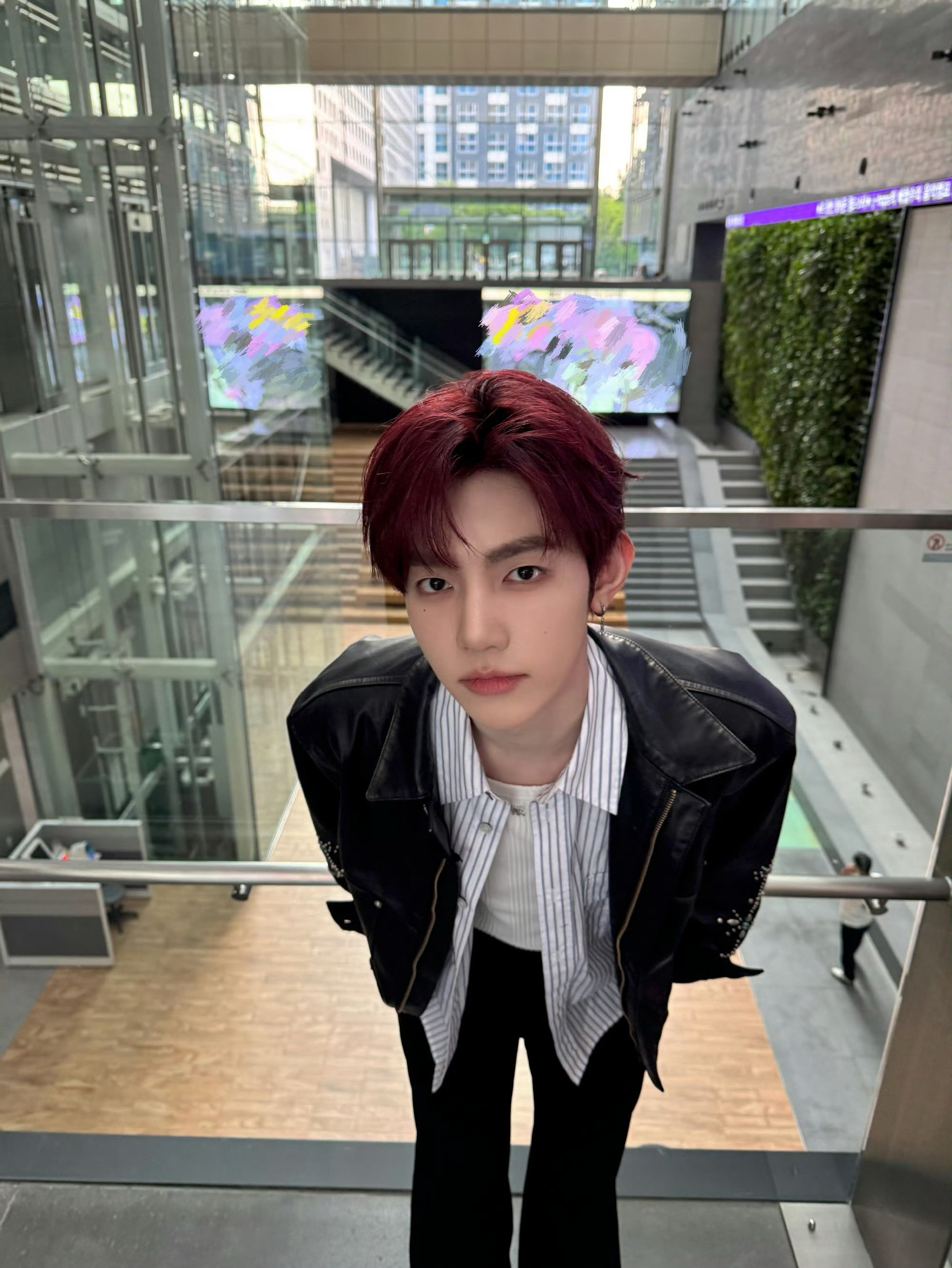 Foto terbaru Zhang Hao (ZEROBASEONE)