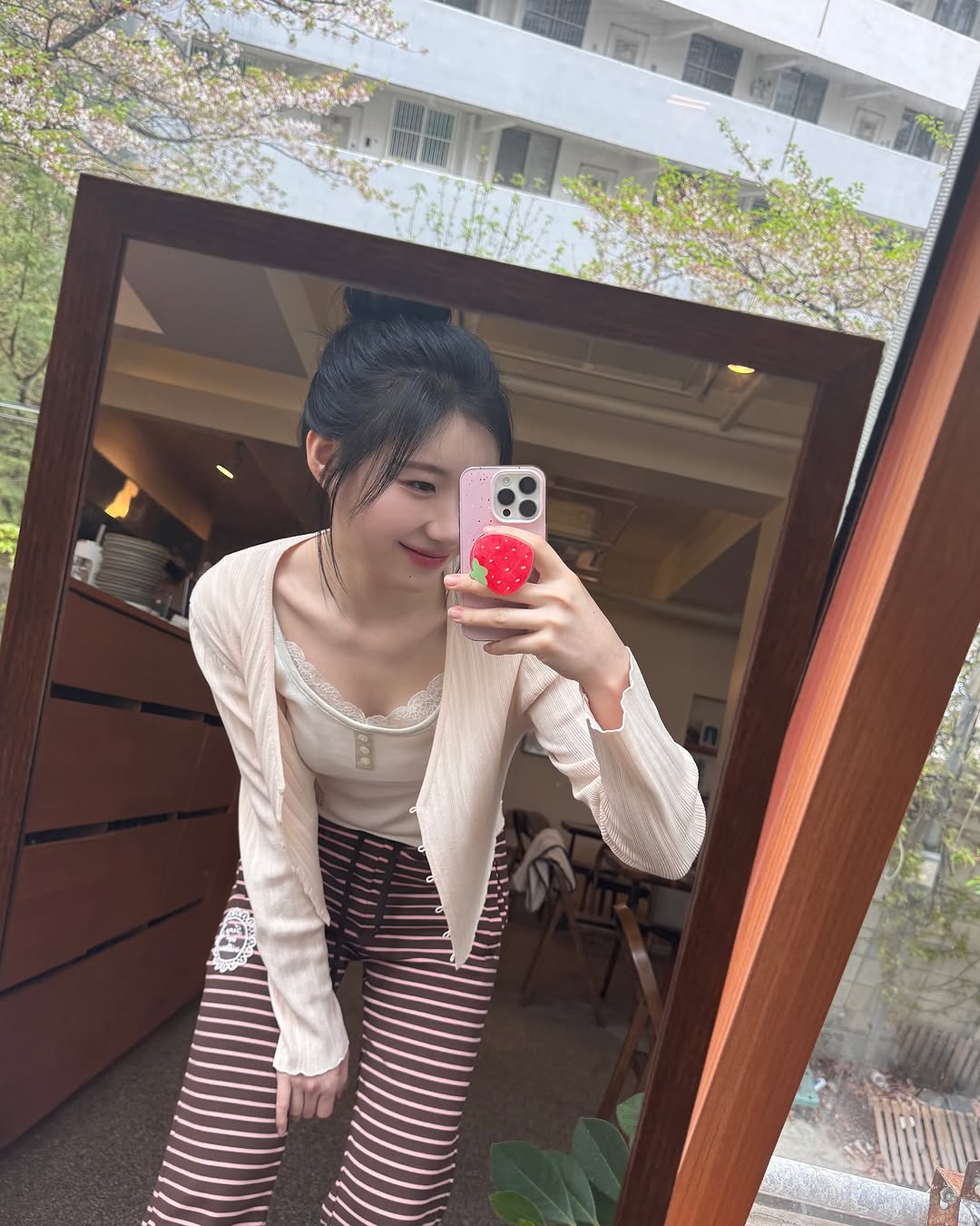 Latest photo of Chaeryeong (ITZY)