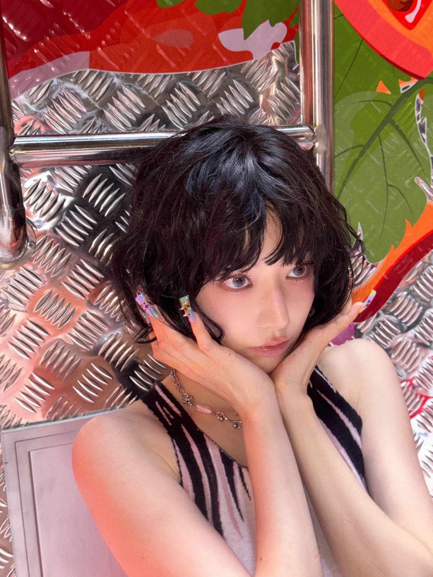 Behind-the-scenes cut of Sakura (LE SSERAFIM)