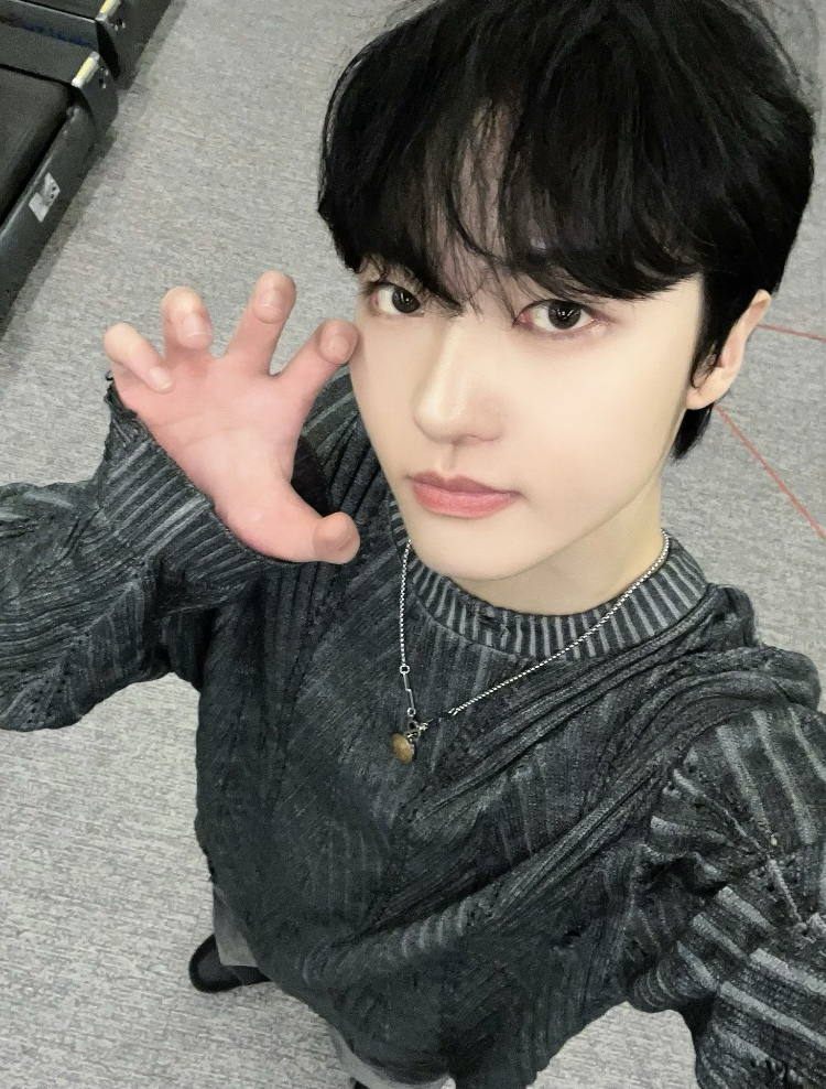 Behind-the-scenes cut of Junghoon (Xikers)
