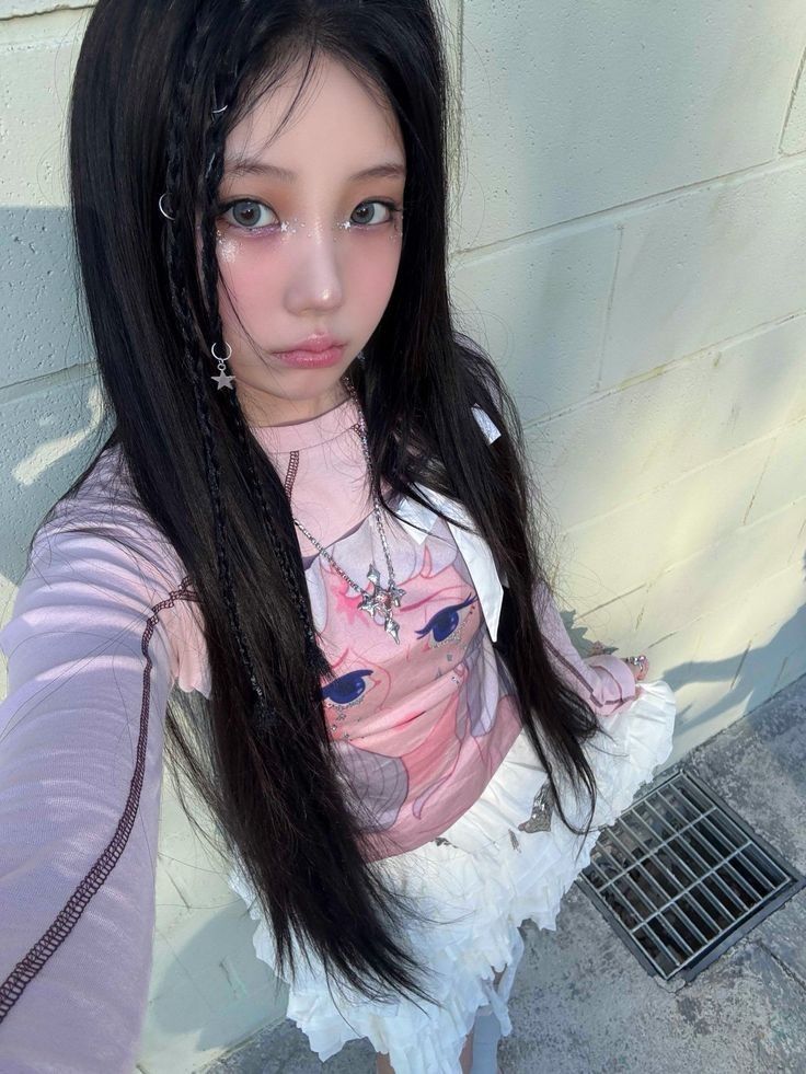 Behind-the-scenes cut of Wonhee (ILLIT)