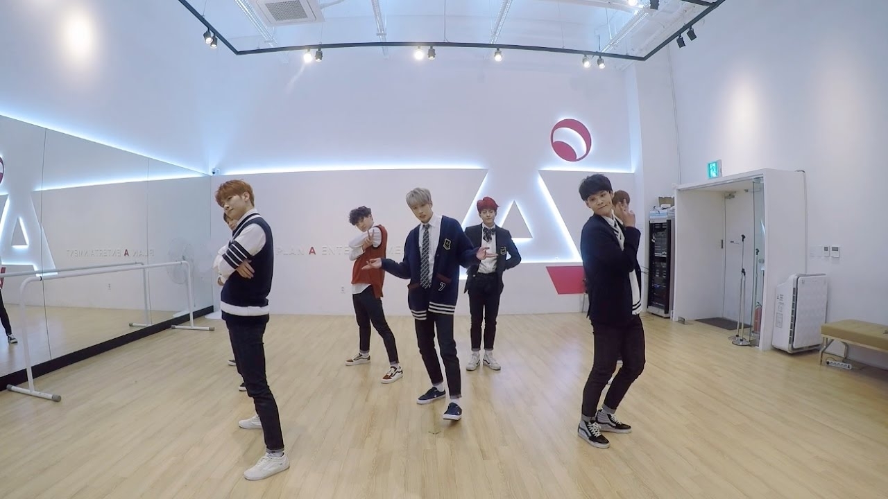 A moment captured by VICTON's fan