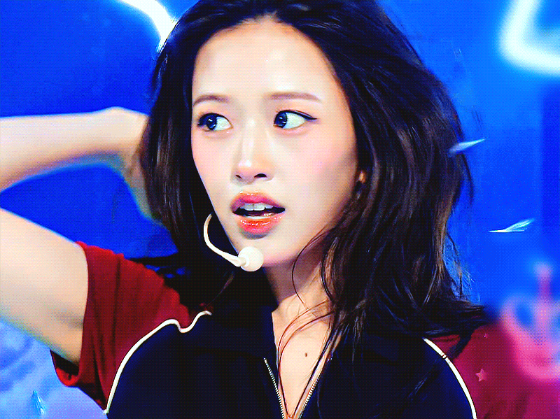 A moment captured by An Yujin (IVE)'s fan
