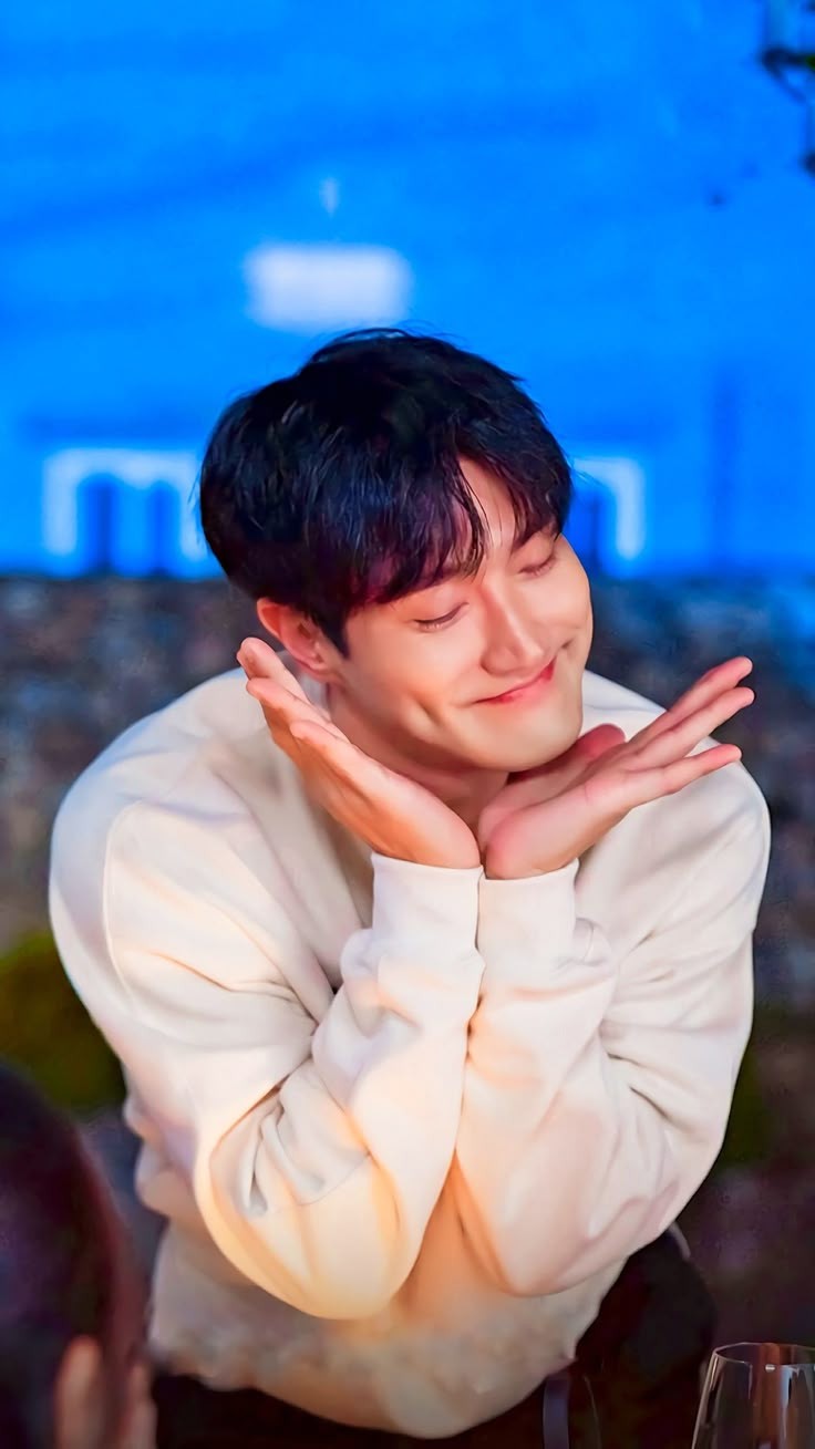 The most beloved wallpaper among Siwon (Super Junior)'s fans
