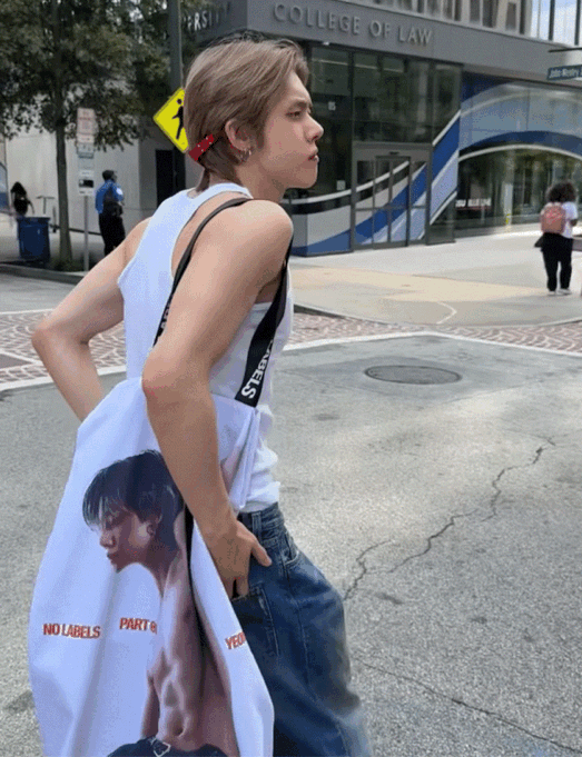 Foto aktivitas terbaru Yeonjun (TOMORROW X TOGETHER)