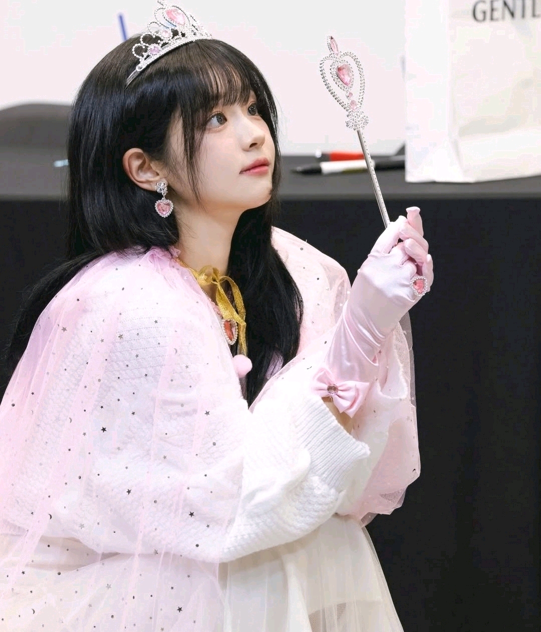 A moment captured by Chodan (QWER)'s fan
