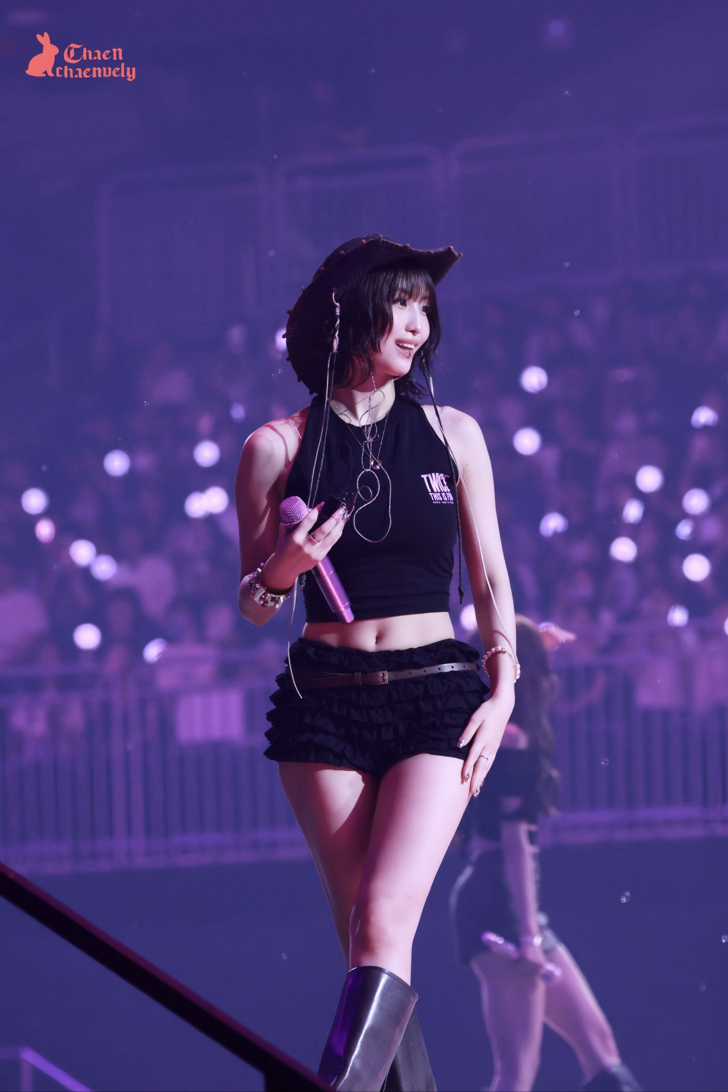 Potret di balik layar Momo (TWICE)