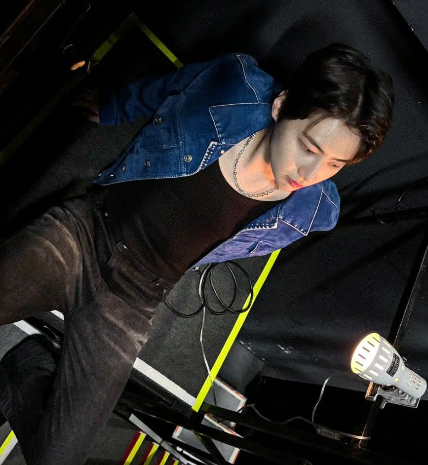 Behind-the-scenes cut of Lee Jinhyuk