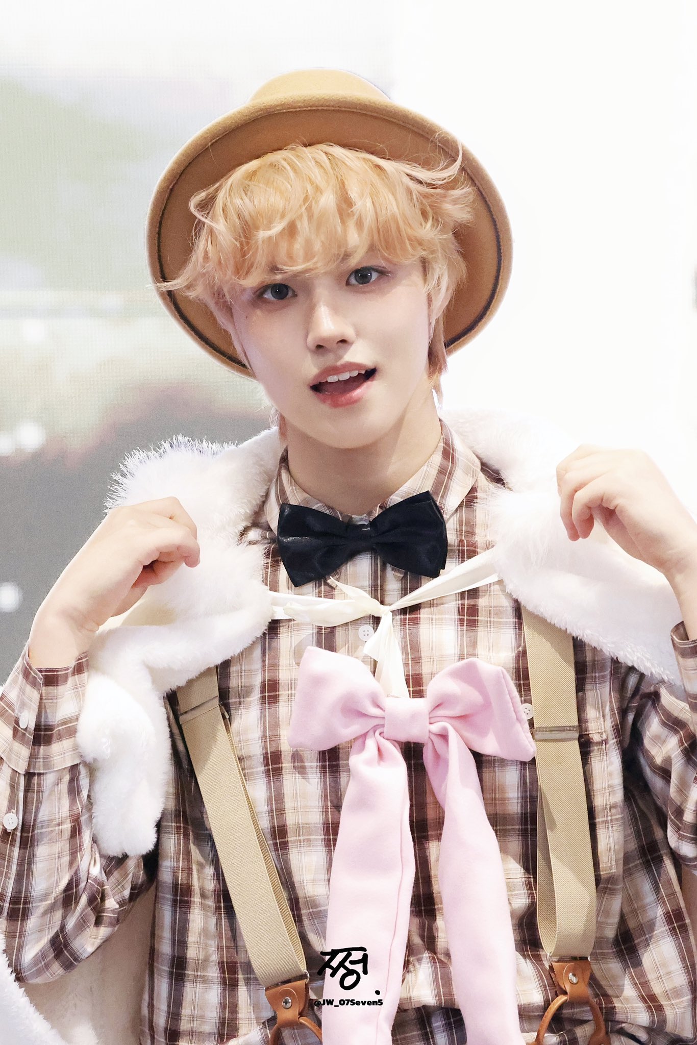 A moment captured by Park Juwon (AHOF)'s fan