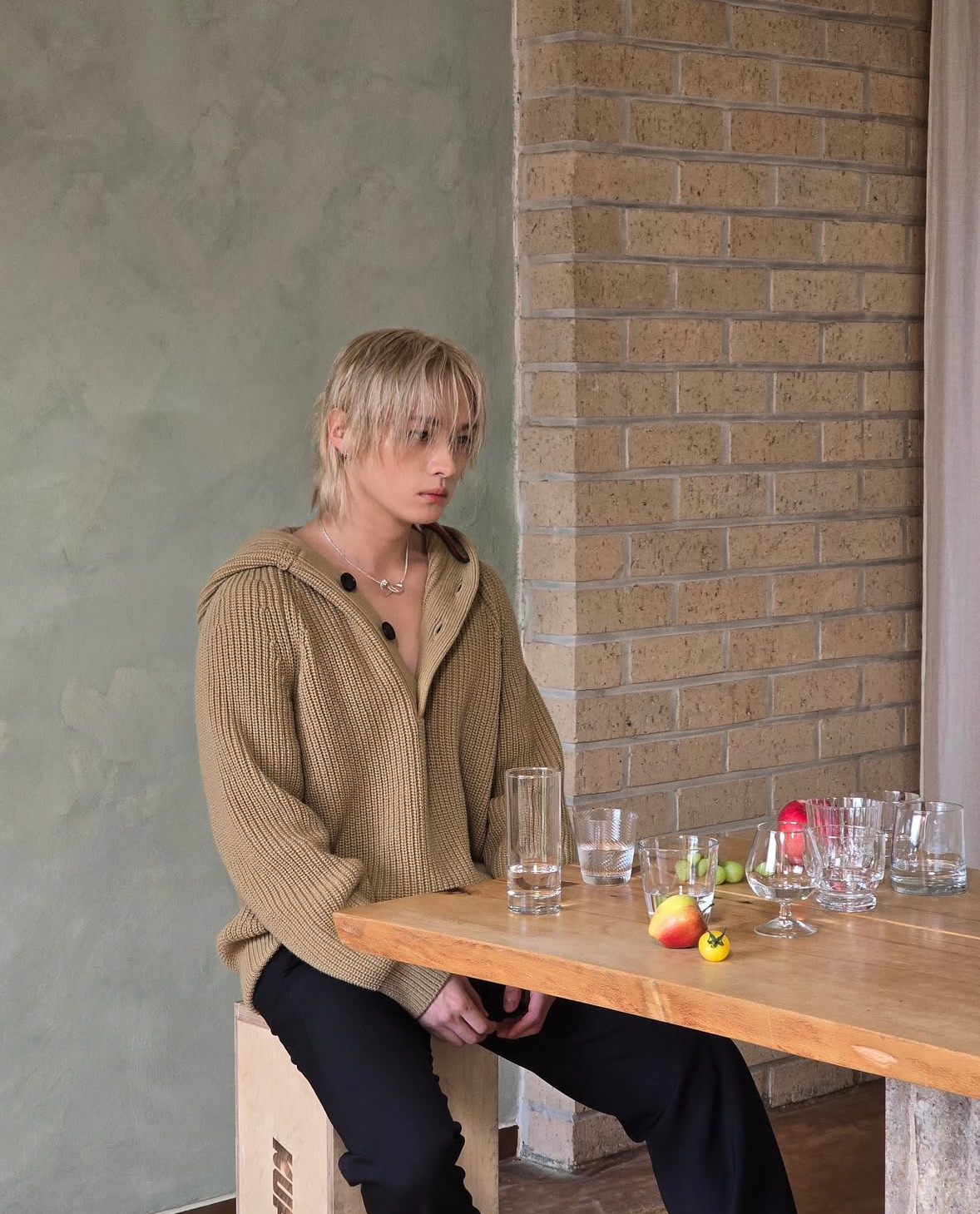 Behind-the-scenes cut of Lee Know (Stray Kids)