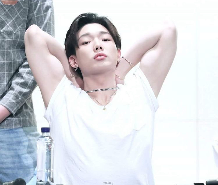 Recent activity shot of BOBBY (iKON)