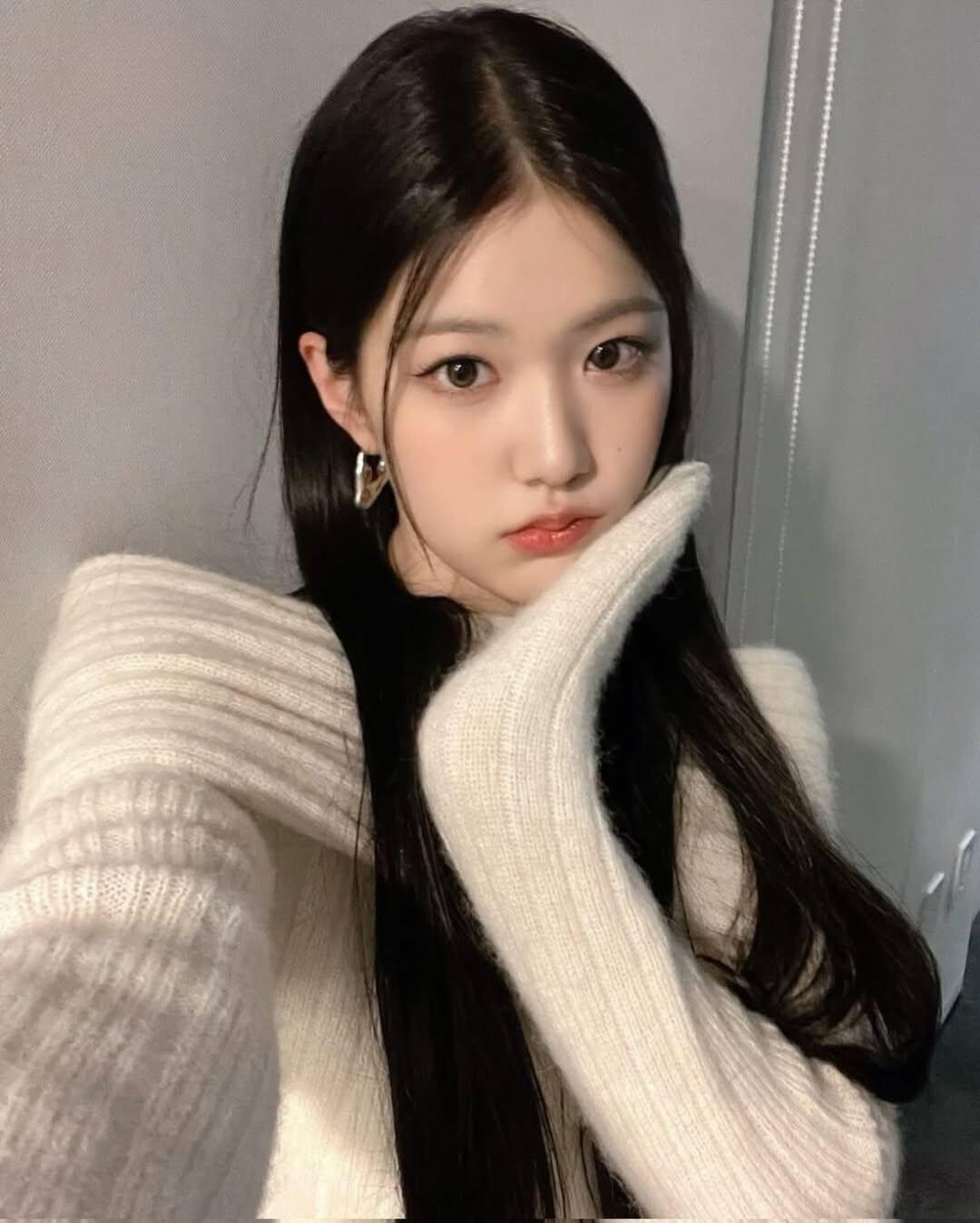 Latest photo of Yoon Jiyoon