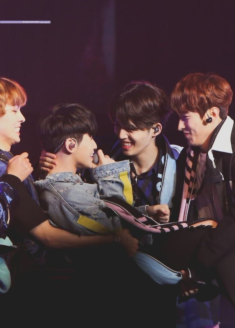 A moment captured by SEVENTEEN's fan