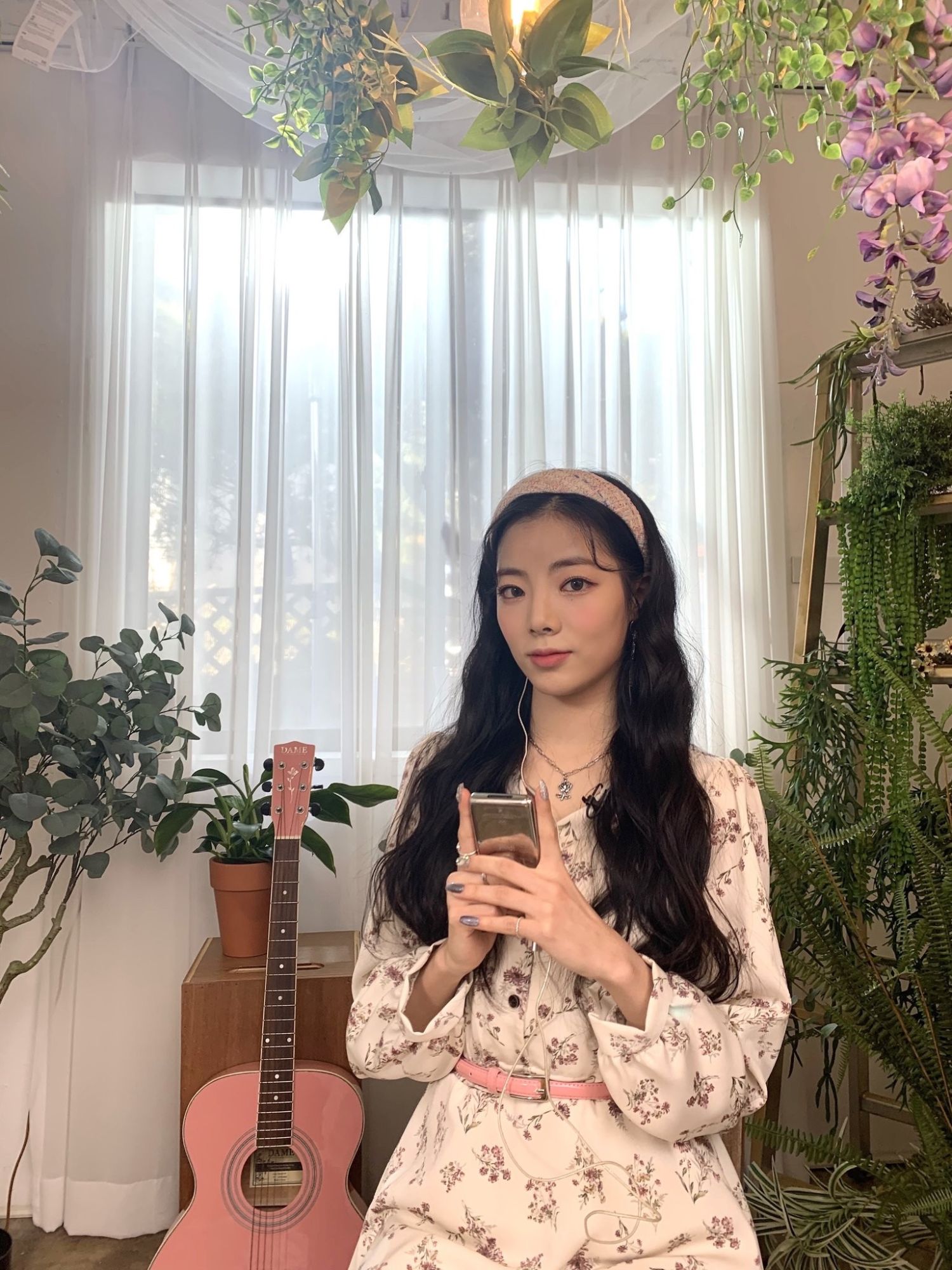 Behind-the-scenes cut of Na Goeun (PURPLE K!SS )