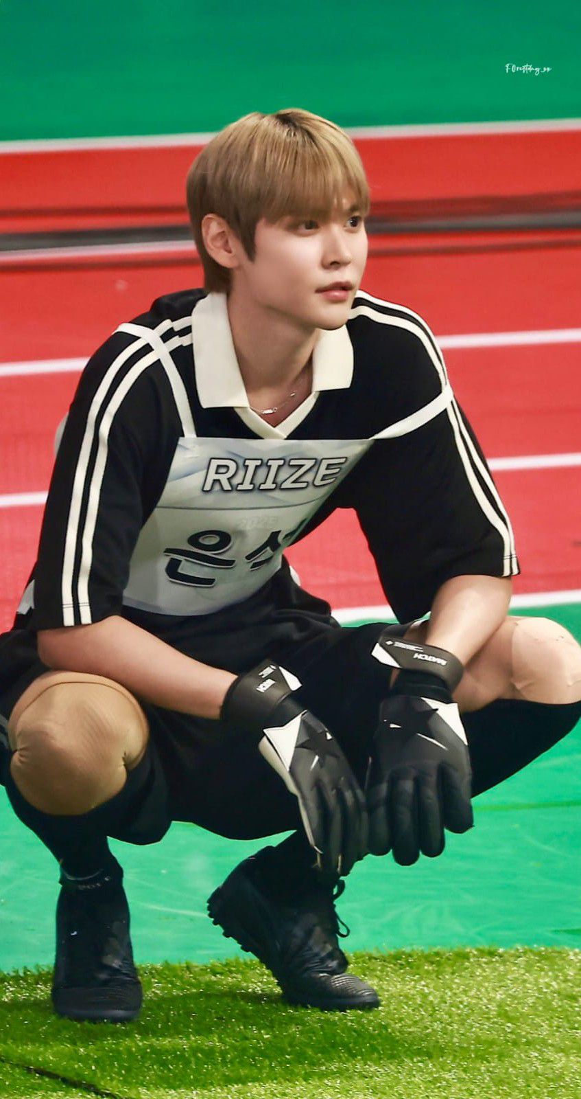 Recent activity shot of Eunseok (RIIZE)