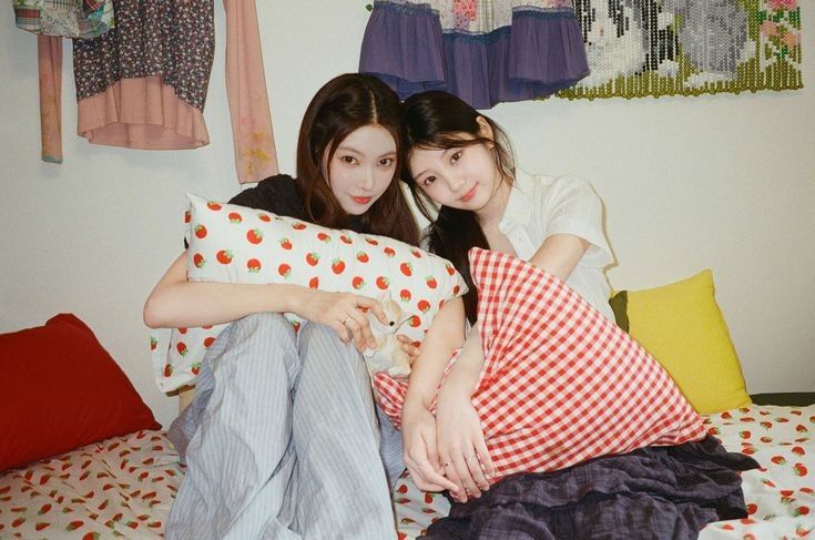 Recent activity shot of Wonhee (ILLIT)