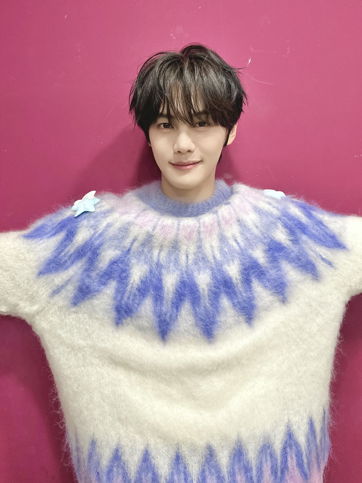Latest photo of Kim Gyuvin (ZEROBASEONE)
