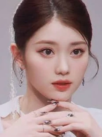 Behind-the-scenes cut of Xiao Ting (Kep1er)