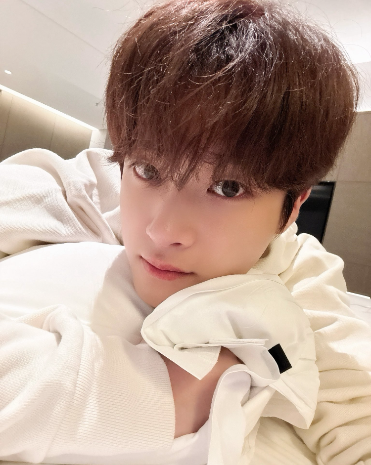 Behind-the-scenes cut of Junmin (Xikers)