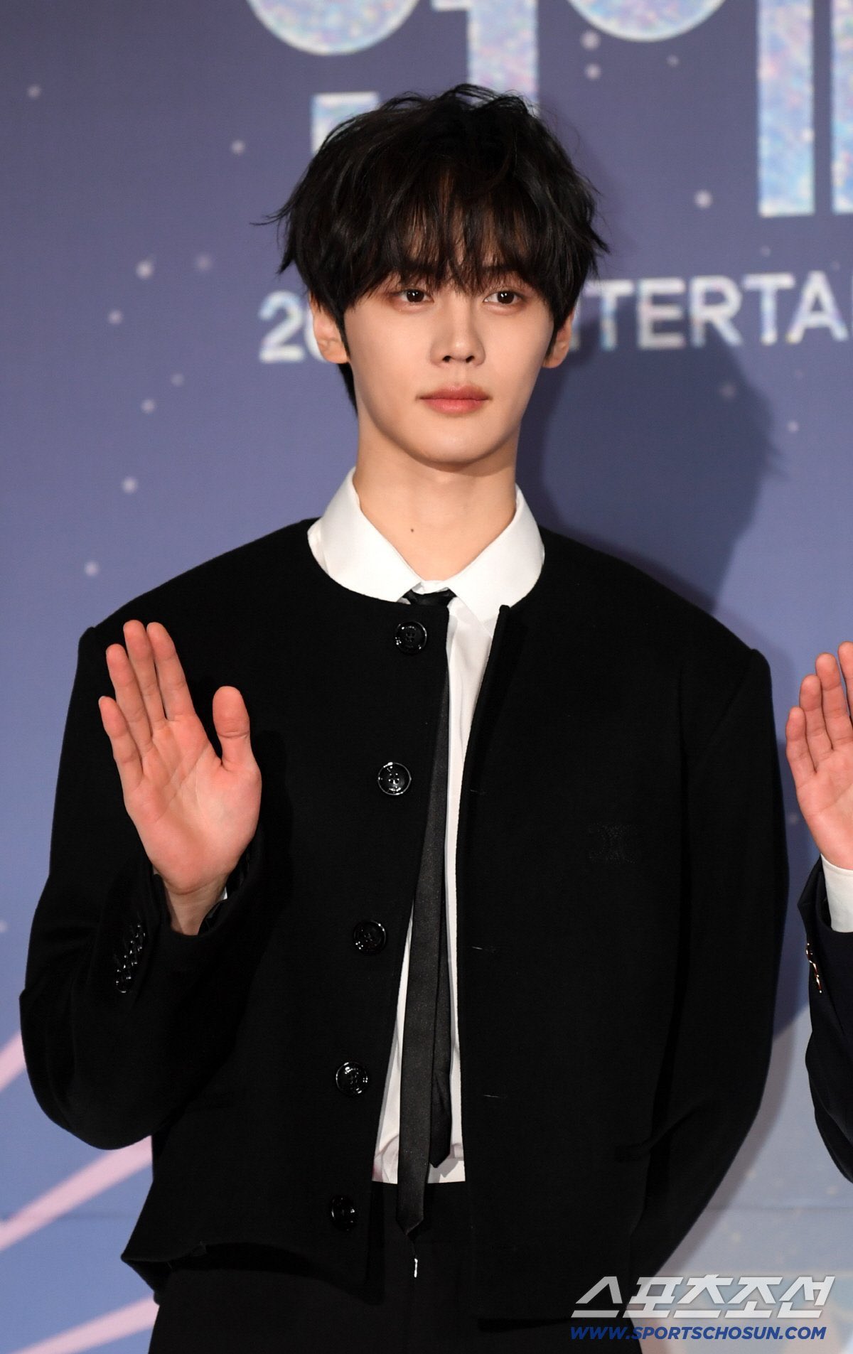 Latest photo of Kim Gyuvin (ZEROBASEONE)